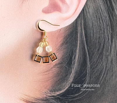 激安アクセサリ・限定400円ピアス・3つの四角ピアス・トパーズ色2